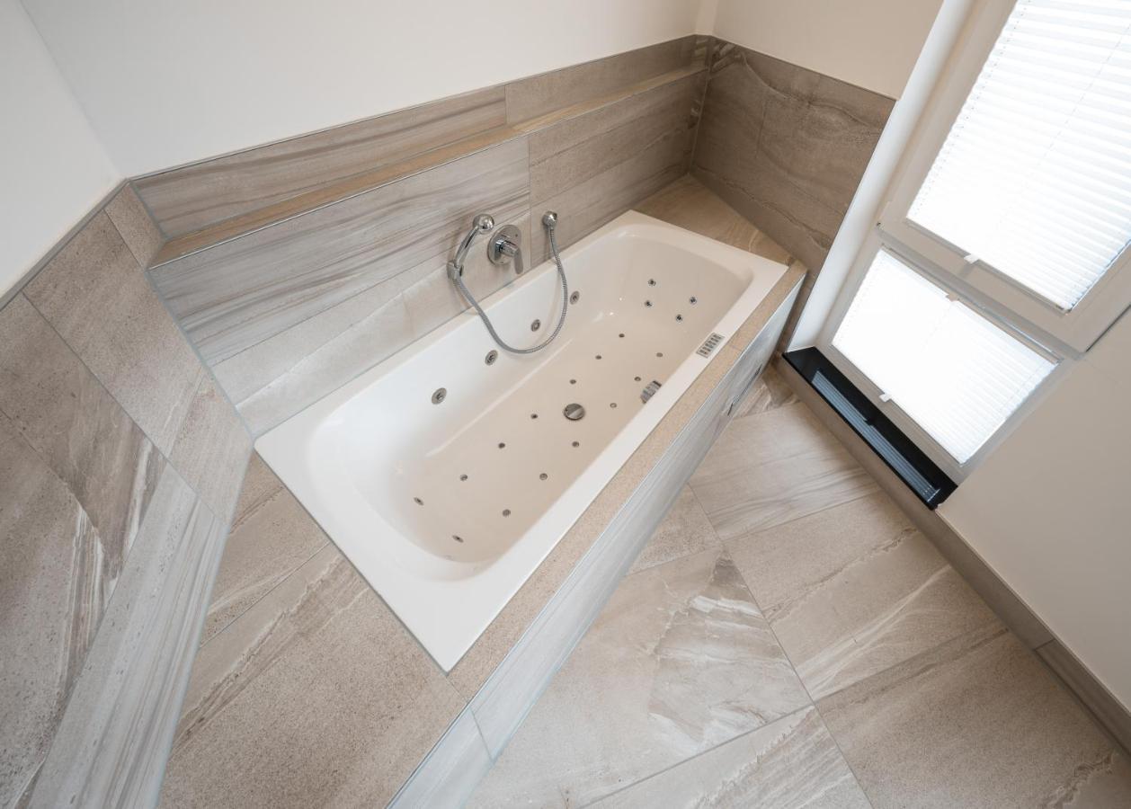 Rs-Hotel - Smart & Modern Hotel Apartments Брюль Экстерьер фото